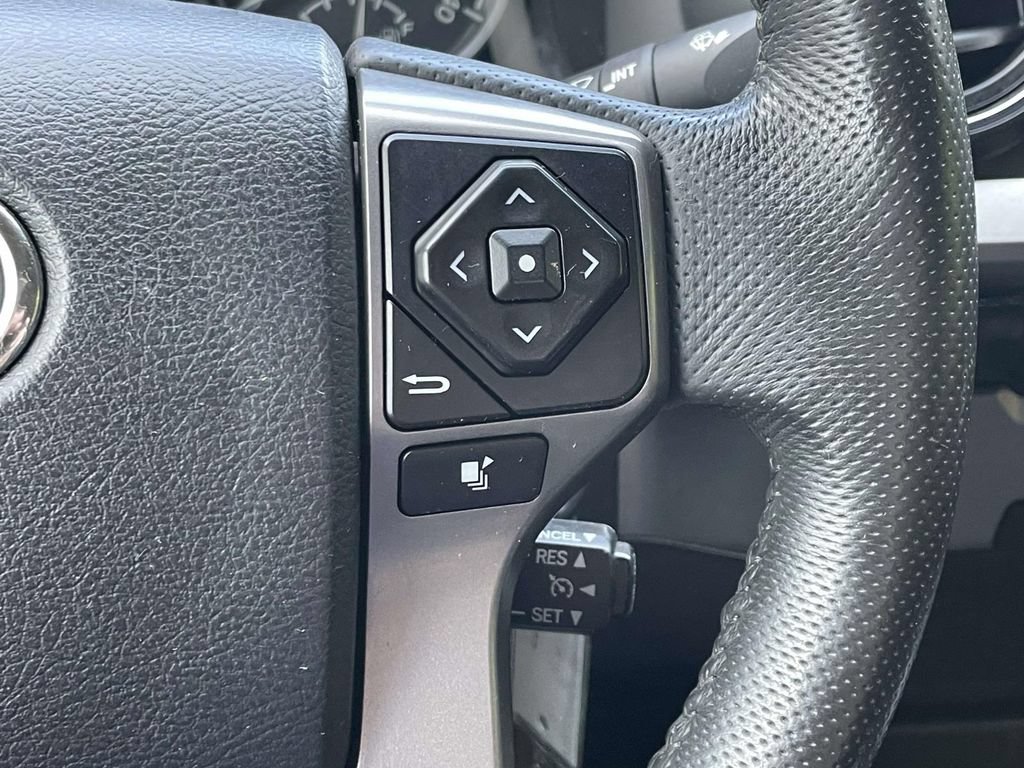 Used 2017 Toyota Tacoma SR5 w/ Tow Package RWD image 20