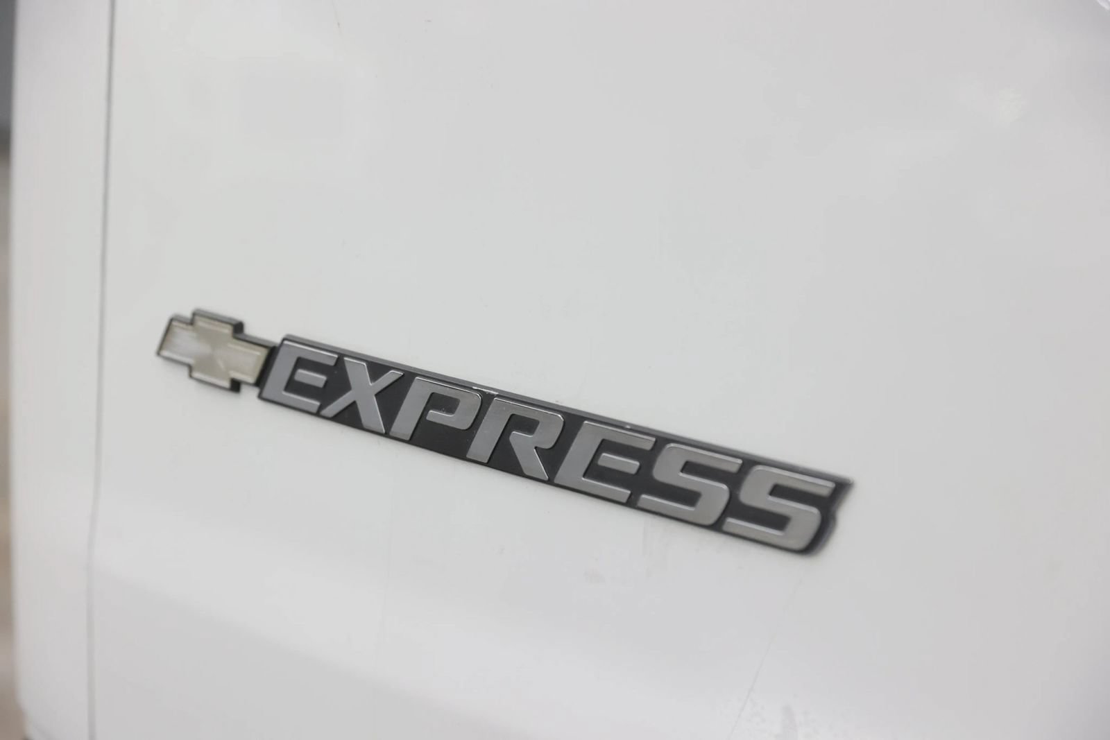 Used 2020 Chevrolet Express 2500 w/ Communications Package RWD image 18