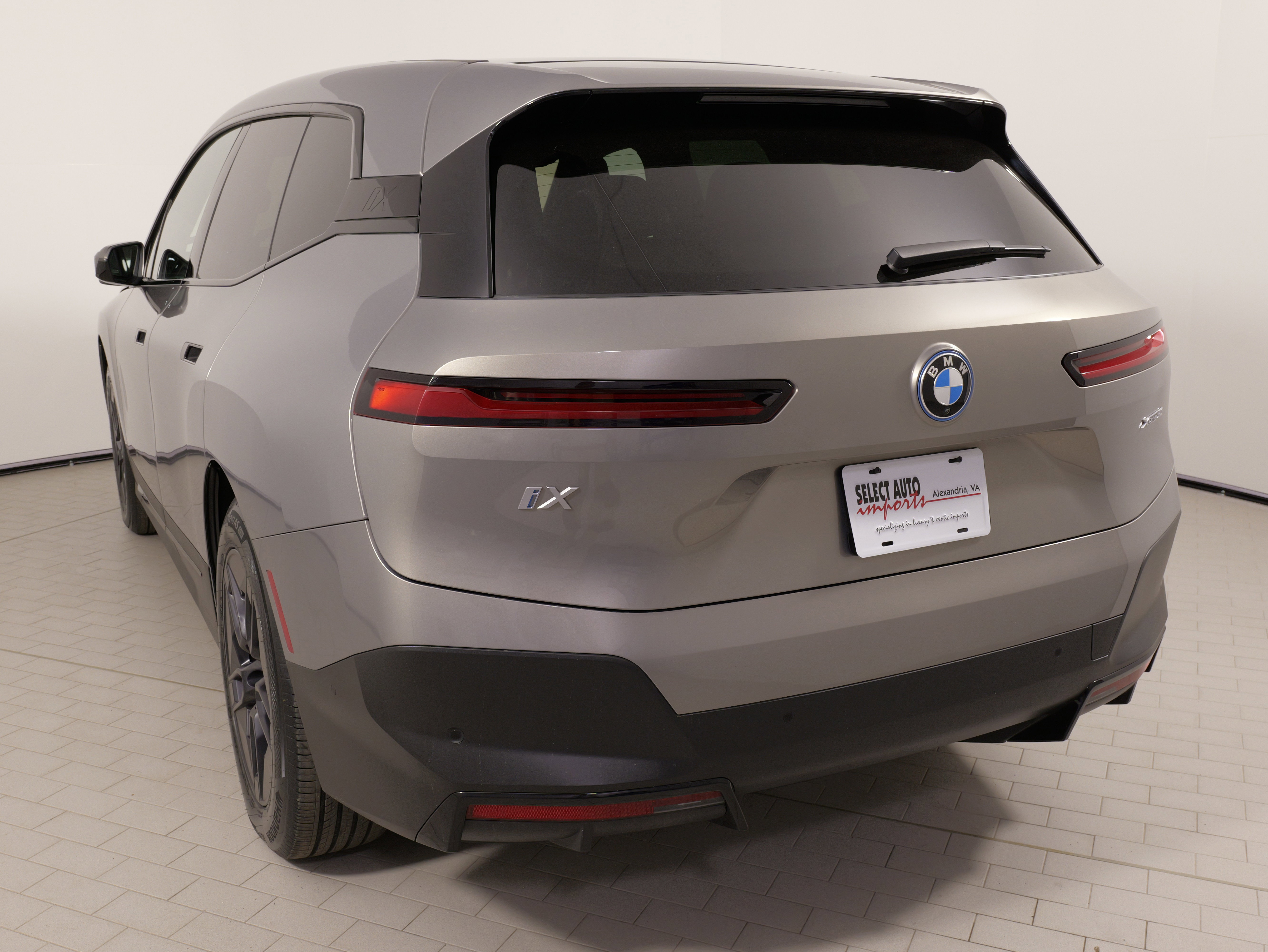 Used 2024 BMW iX xDrive50 image 14