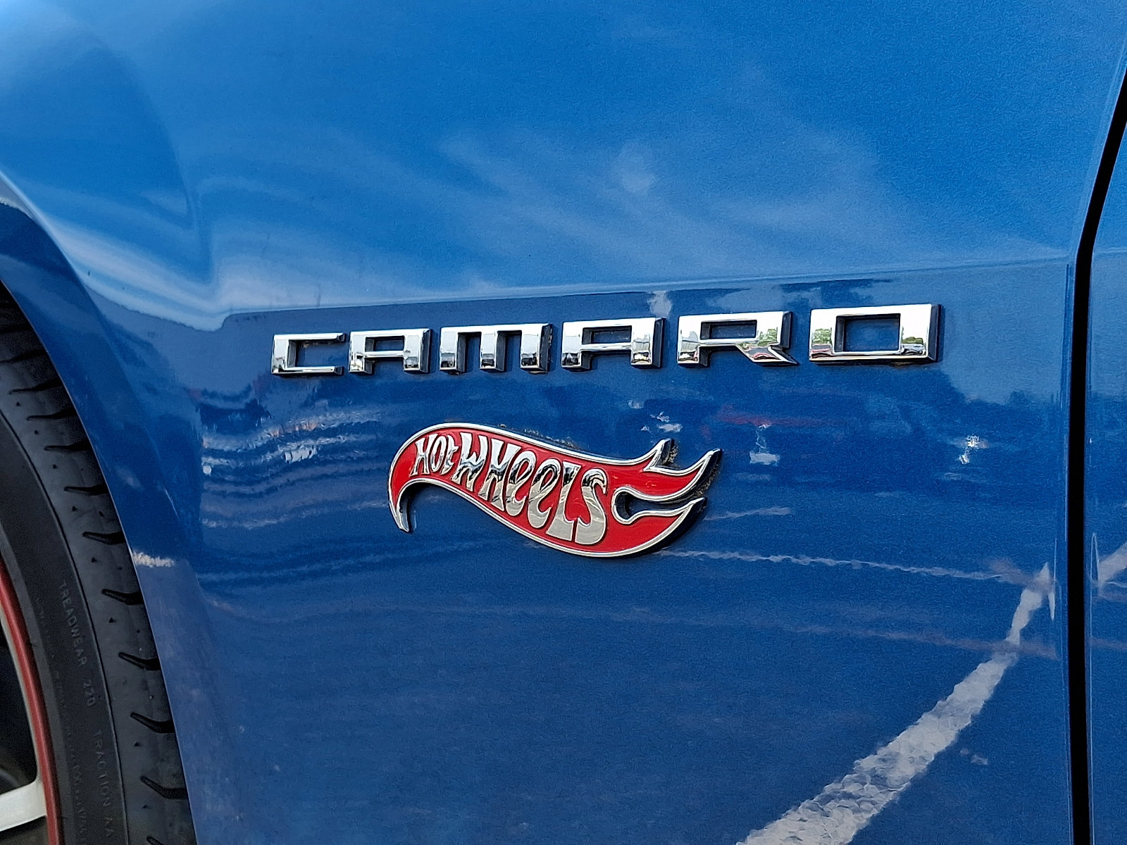 Used 2013 Chevrolet Camaro LT w/ Hot Wheels Special Edition RWD image 31