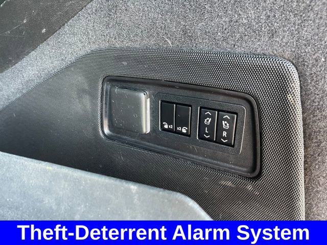 Used 2021 Cadillac Escalade ESV Premium Luxury w/ Driver Assist Tech Package image 29