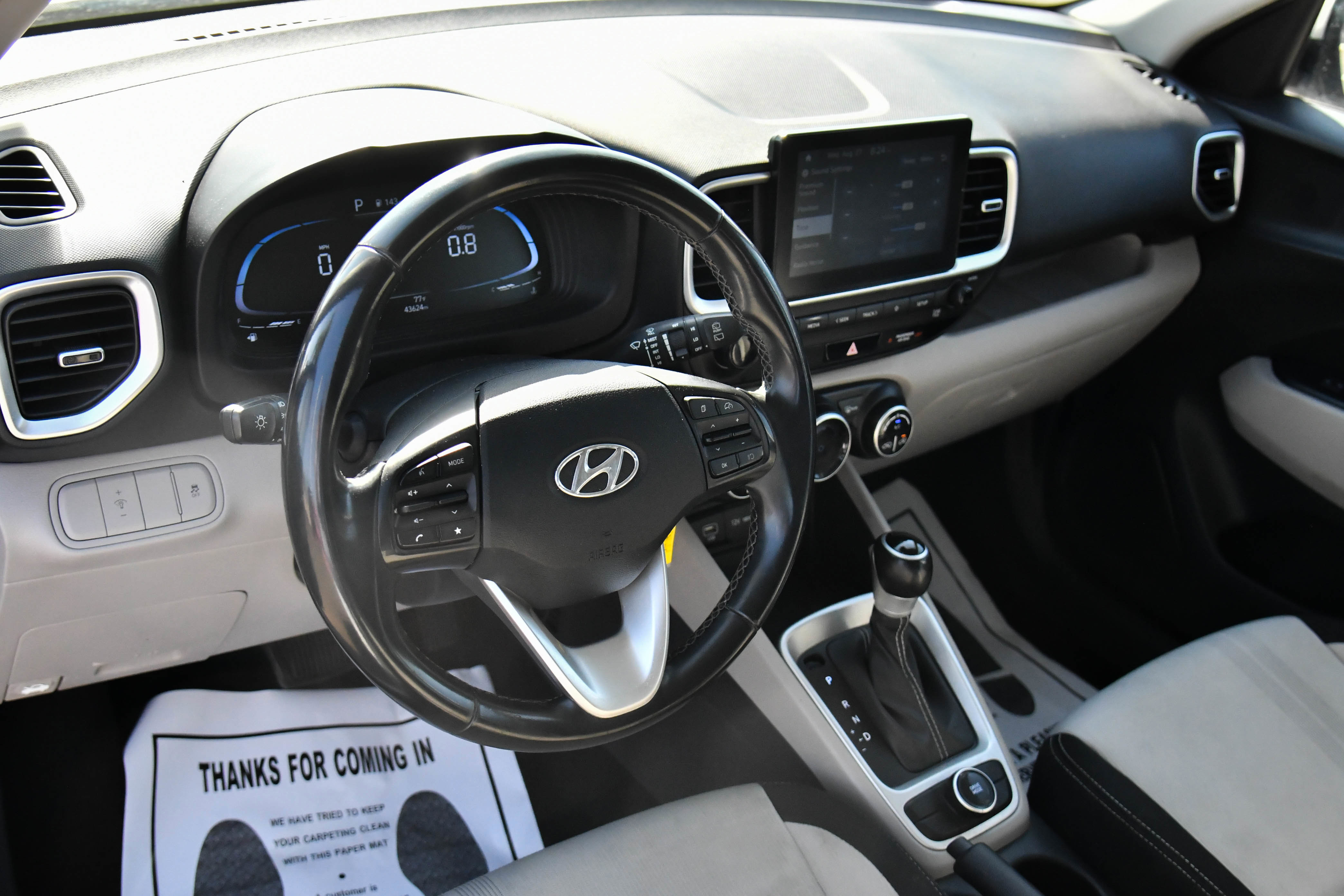 Used 2023 Hyundai Venue SEL w/ Cargo Package image 16