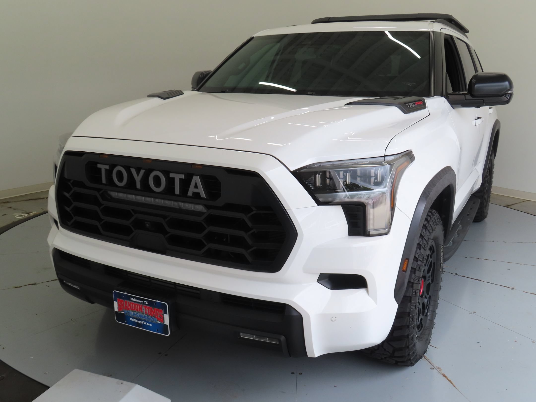 Used 2025 Toyota Sequoia TRD Pro AWD/4WD image 8