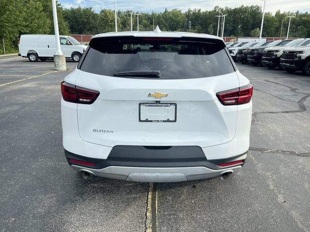 Used 2025 Chevrolet Blazer LT FWD image 30