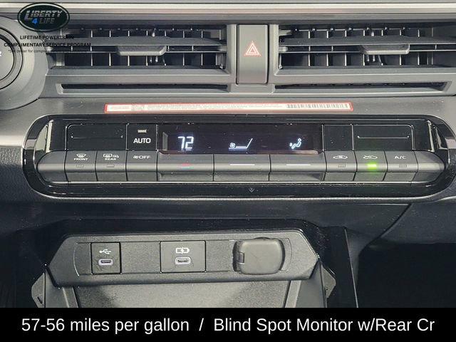 Used 2025 Toyota Prius LE image 22