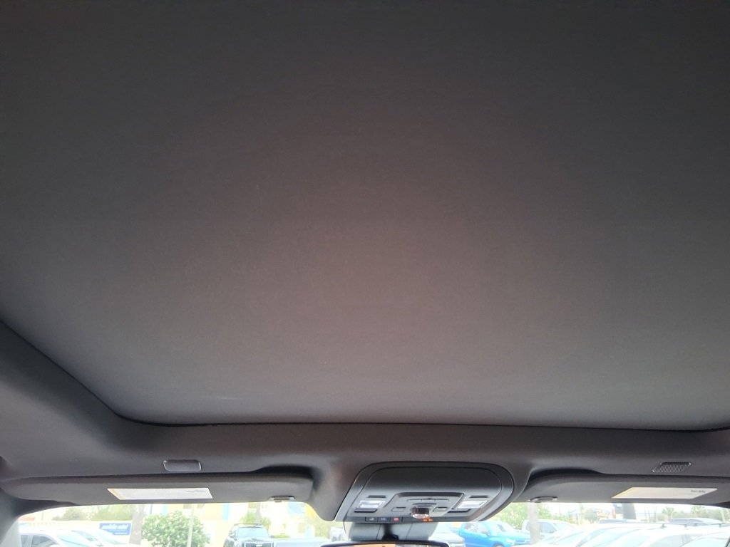 Used 2023 GMC Yukon XL AT4 w/ AT4 Premium Package image 11