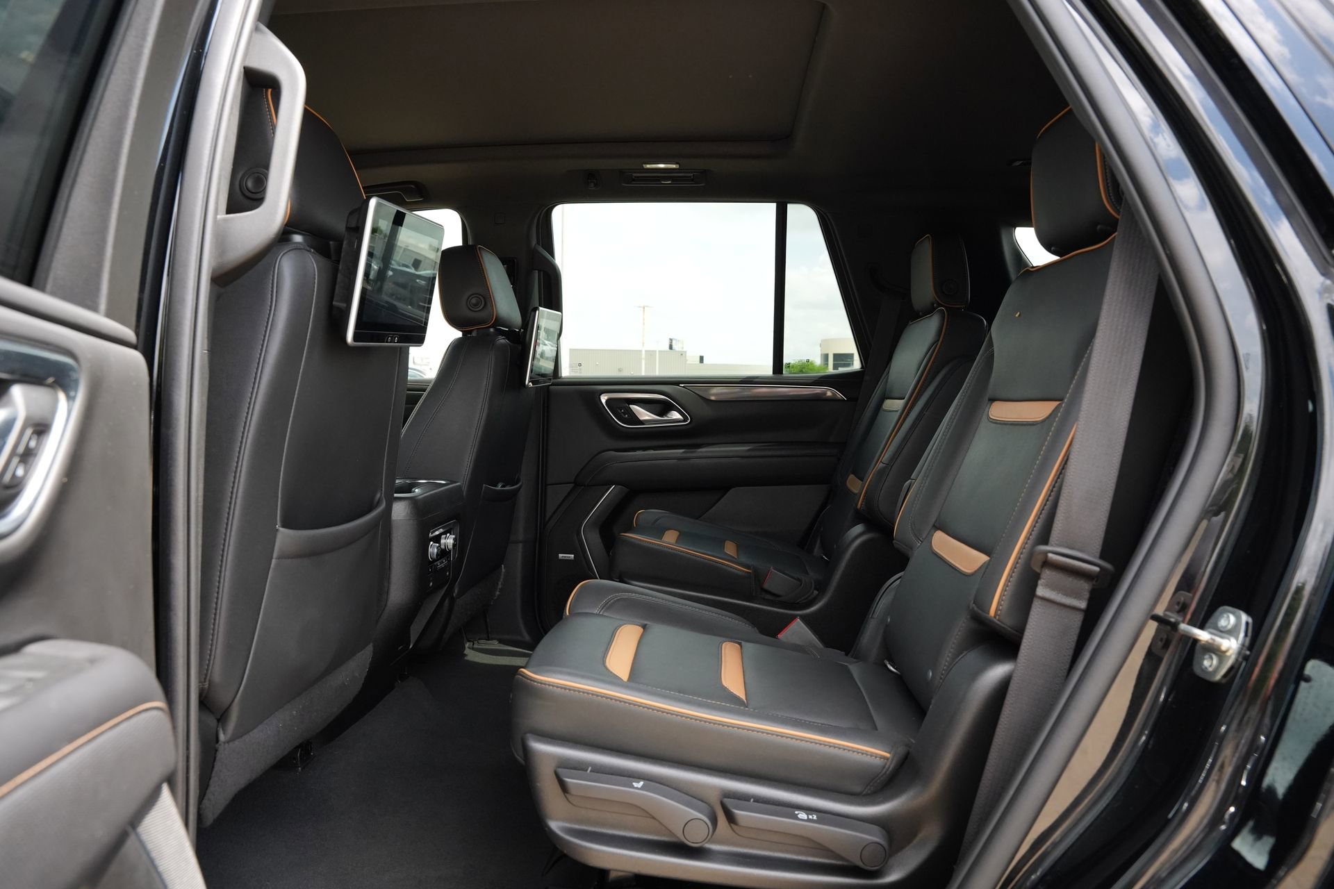 Used 2022 GMC Yukon AT4 image 15