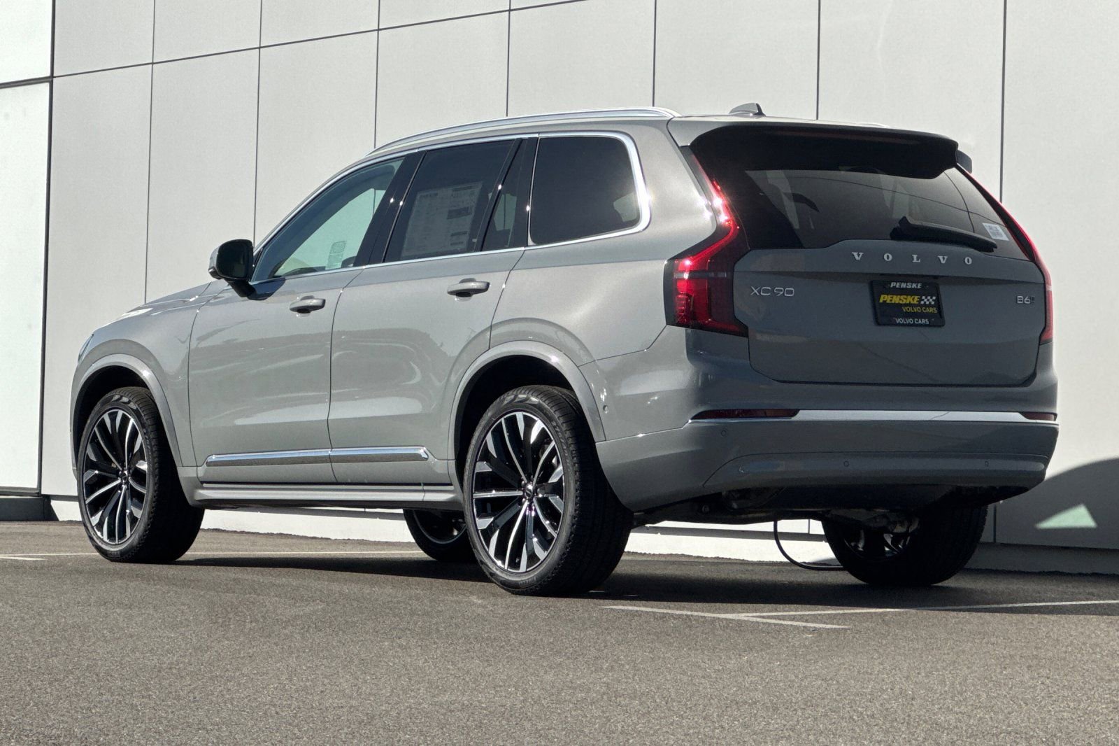 New 2026 Volvo XC90 B6 Ultra w/ Protection Package AWD/4WD image 3