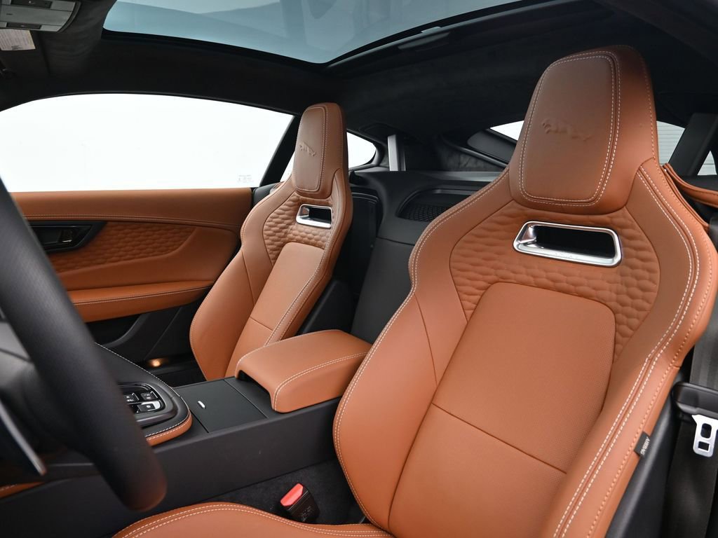 Used 2024 Jaguar F-TYPE R image 5