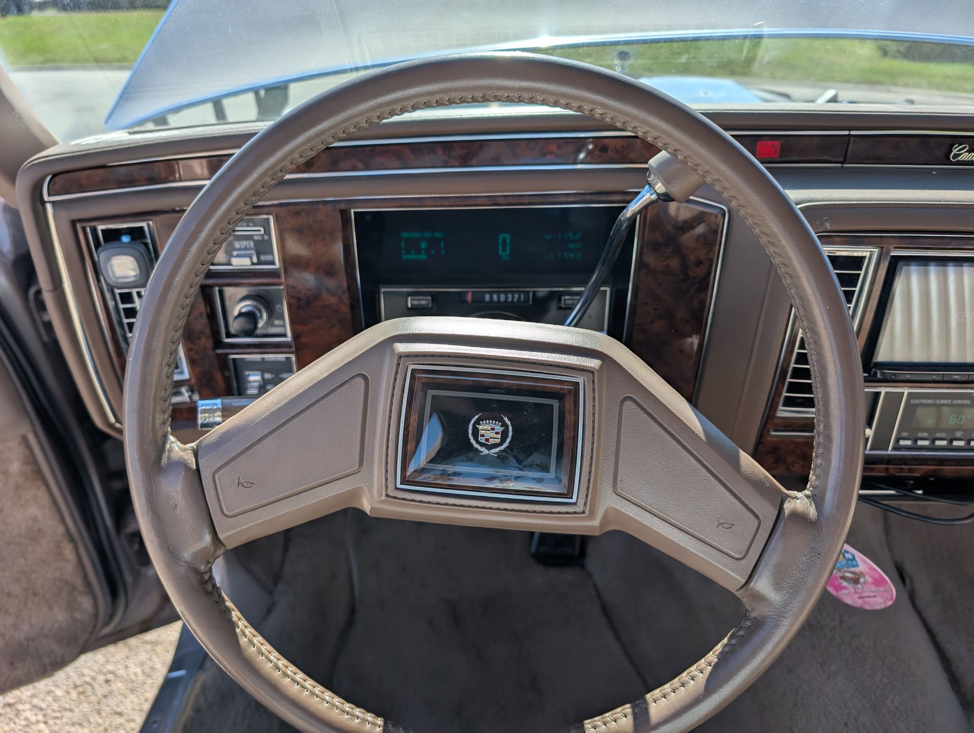 Used 1990 Cadillac Brougham image 71