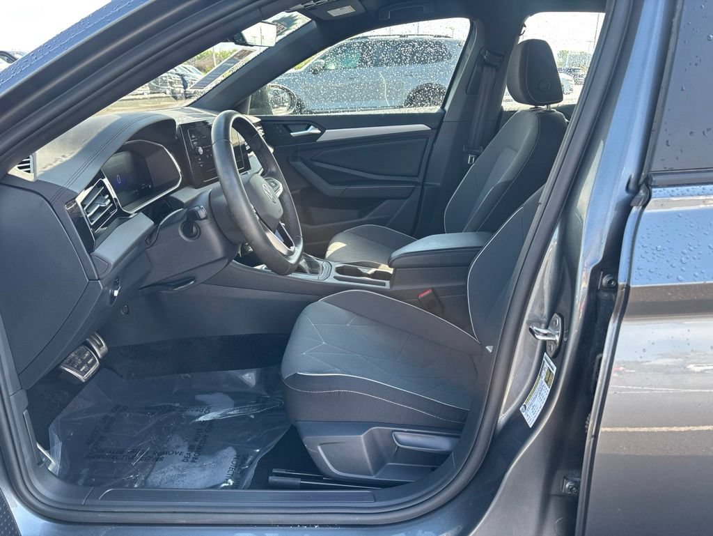 Used 2025 Volkswagen Jetta Sport FWD image 11