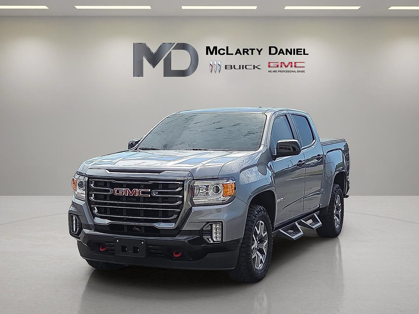 Certified 2022 GMC Canyon AT4 w/ Trailering Package AWD/4WD image 3