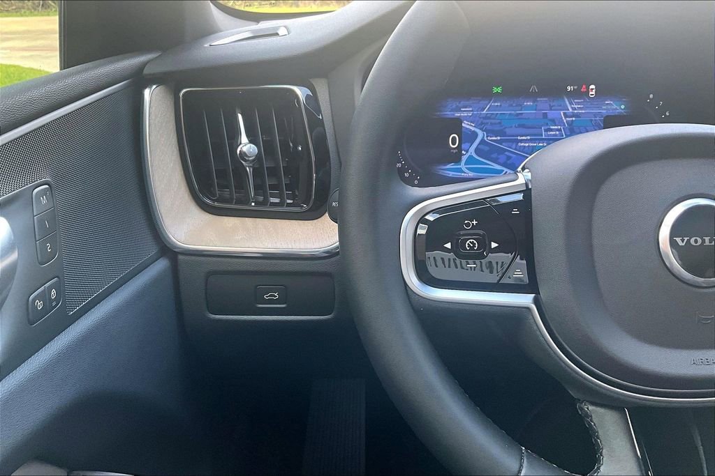 New 2026 Volvo XC60 B5 Plus w/ Protection Package Premier AWD/4WD image 24
