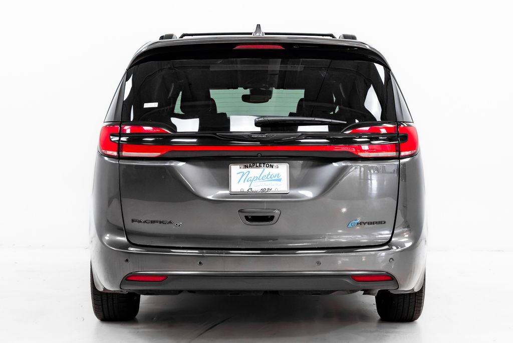 Used 2022 Chrysler Pacifica Limited w/ S Appearance Package FWD image 32