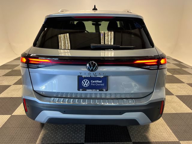 Certified 2025 Volkswagen Tiguan SE FWD image 4