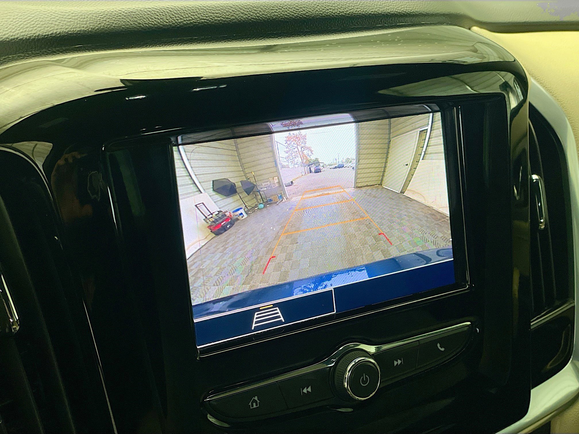 Used 2022 Chevrolet Traverse LS image 9