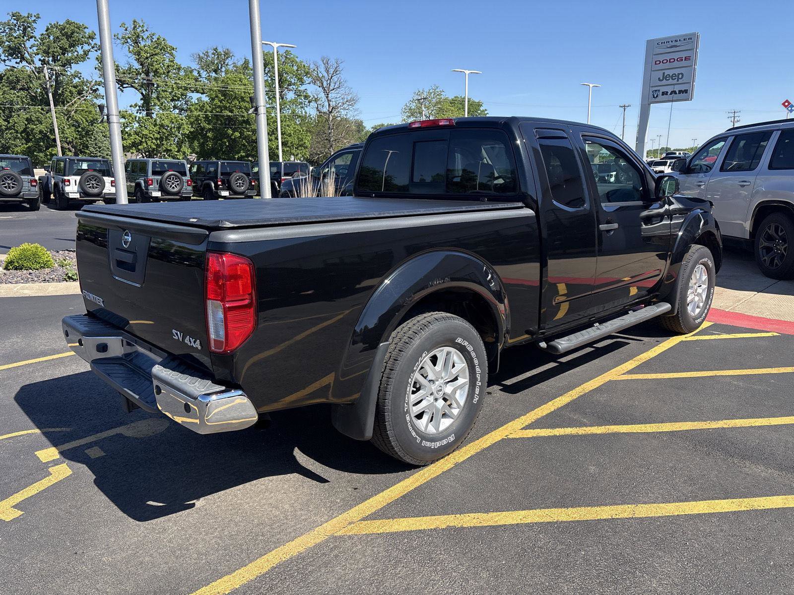 Used 2016 Nissan Frontier SV w/ SV Value Truck Package AWD/4WD image 6