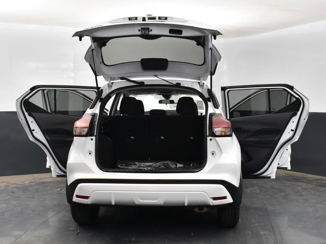 Used 2024 Nissan Kicks S FWD image 31