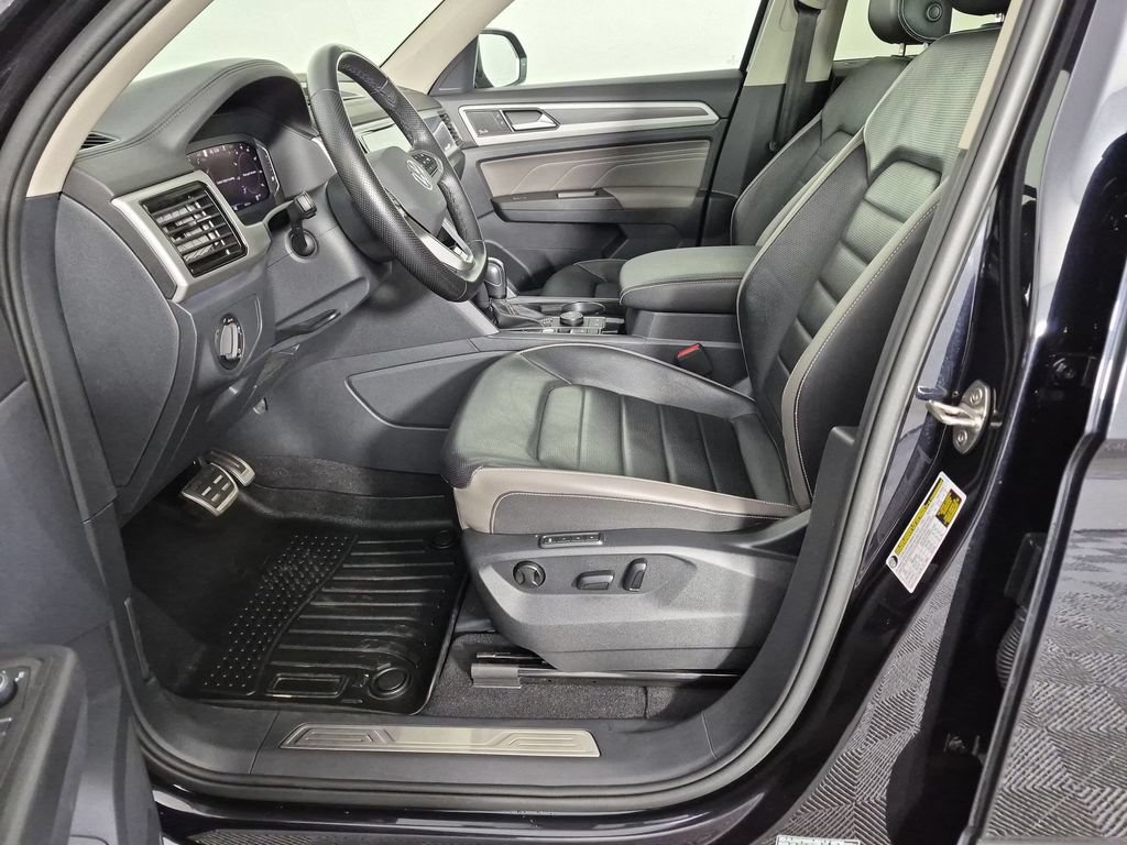 Used 2023 Volkswagen Atlas SEL Premium AWD/4WD image 17