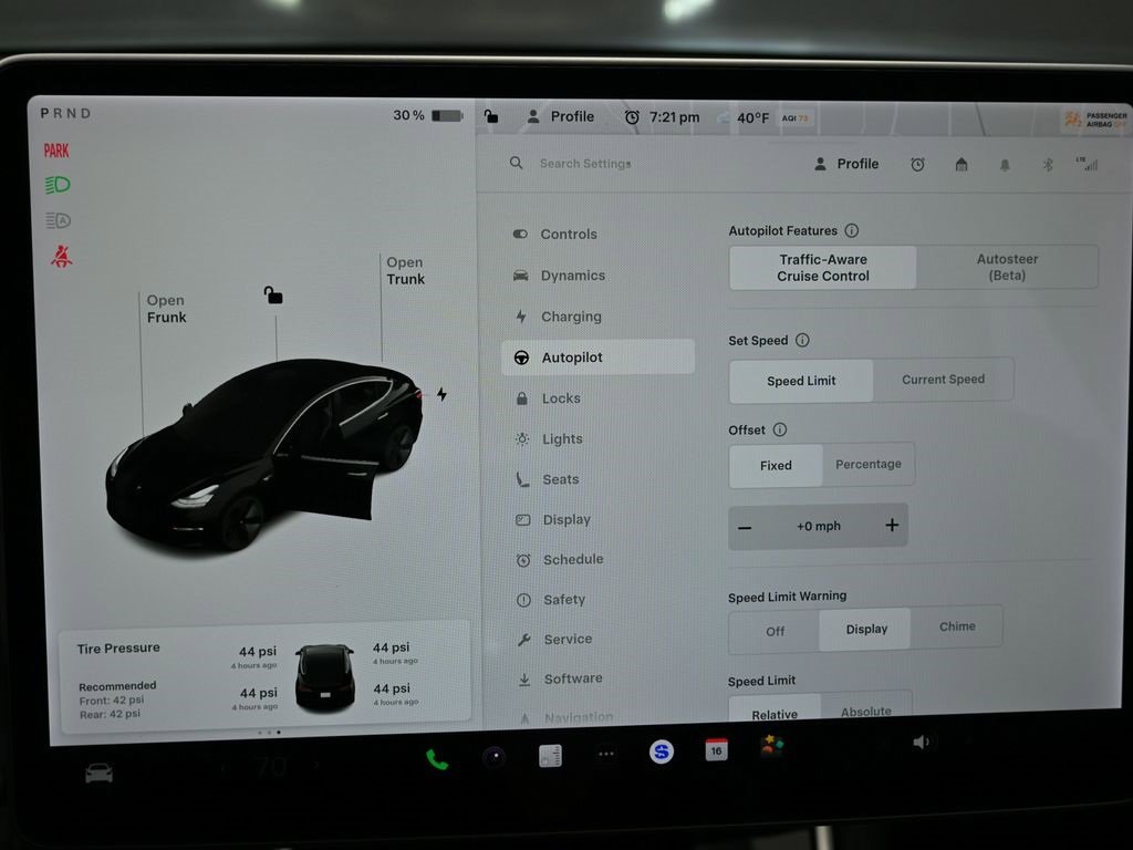 Used 2018 Tesla Model 3 Long Range image 25