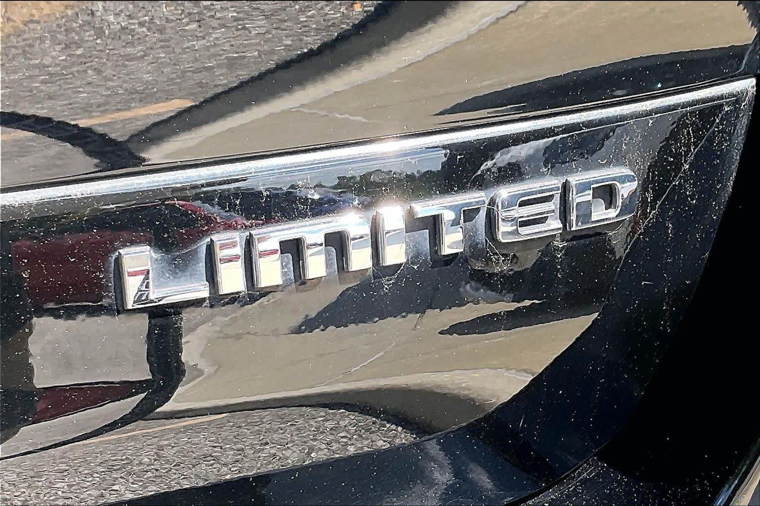Used 2022 Jeep Grand Cherokee L Limited AWD/4WD image 9