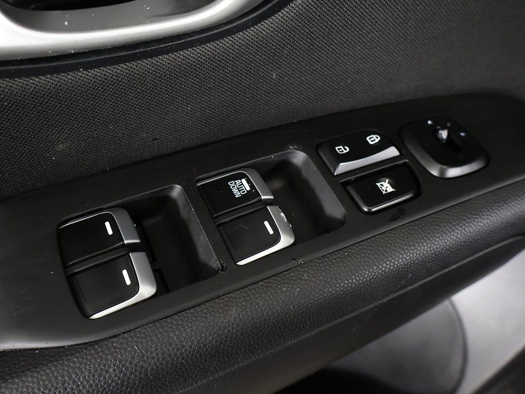 Used 2017 Kia Soul image 29