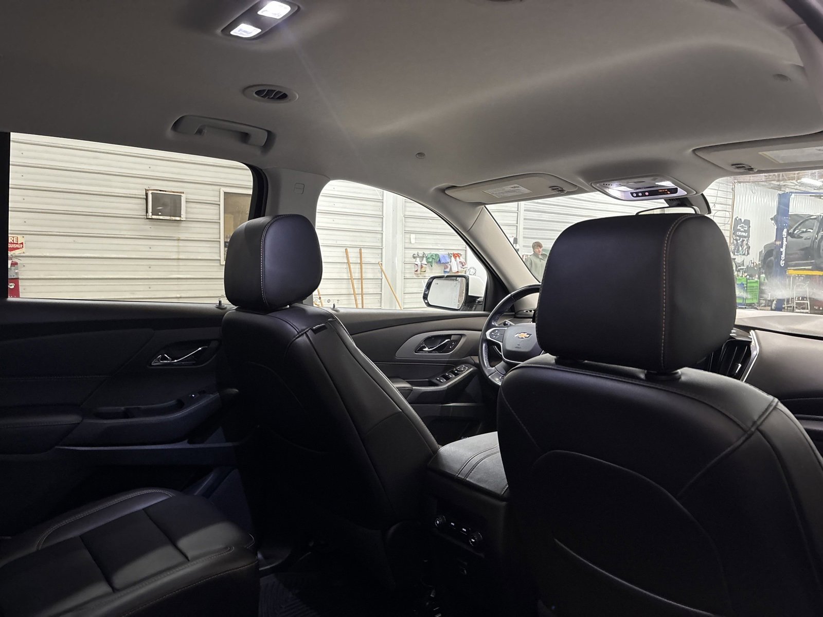Used 2021 Chevrolet Traverse LT image 34