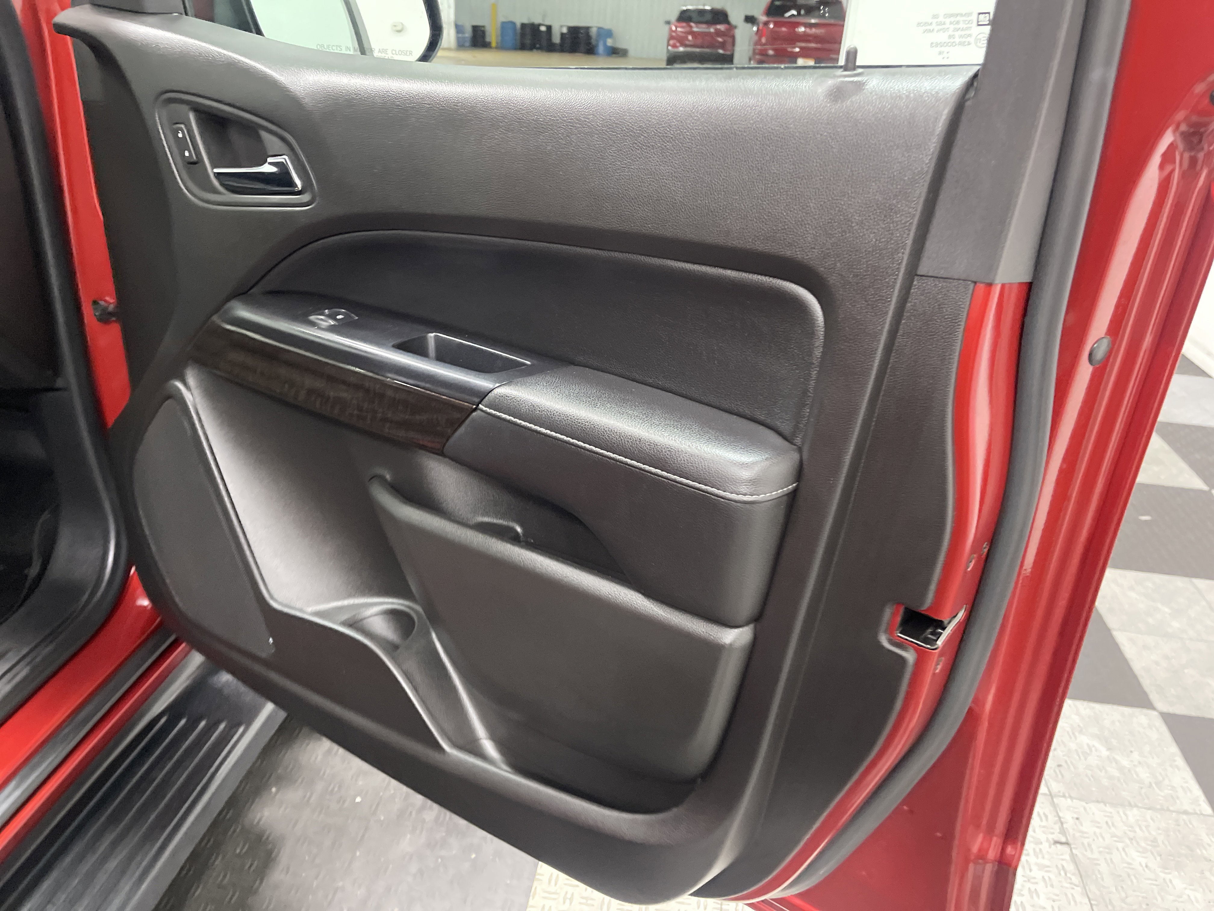 Used 2016 GMC Canyon SLE w/ SLE Convenience Package image 25