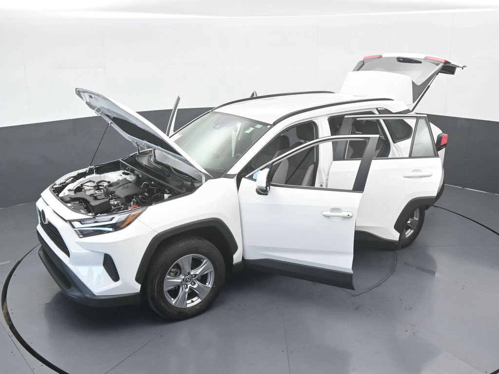Used 2024 Toyota RAV4 XLE AWD/4WD image 60