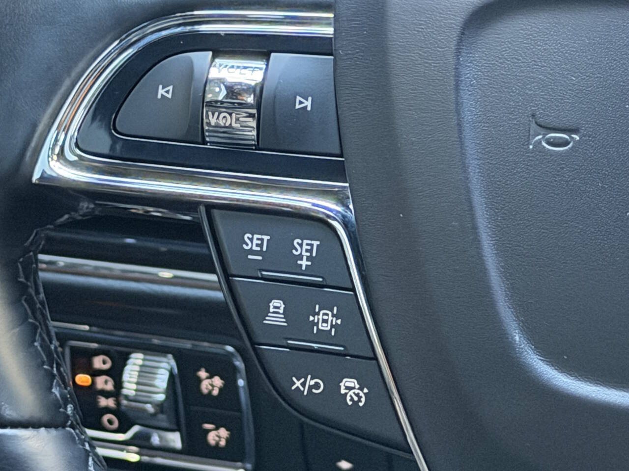 Used 2022 Lincoln Navigator Reserve AWD/4WD image 28