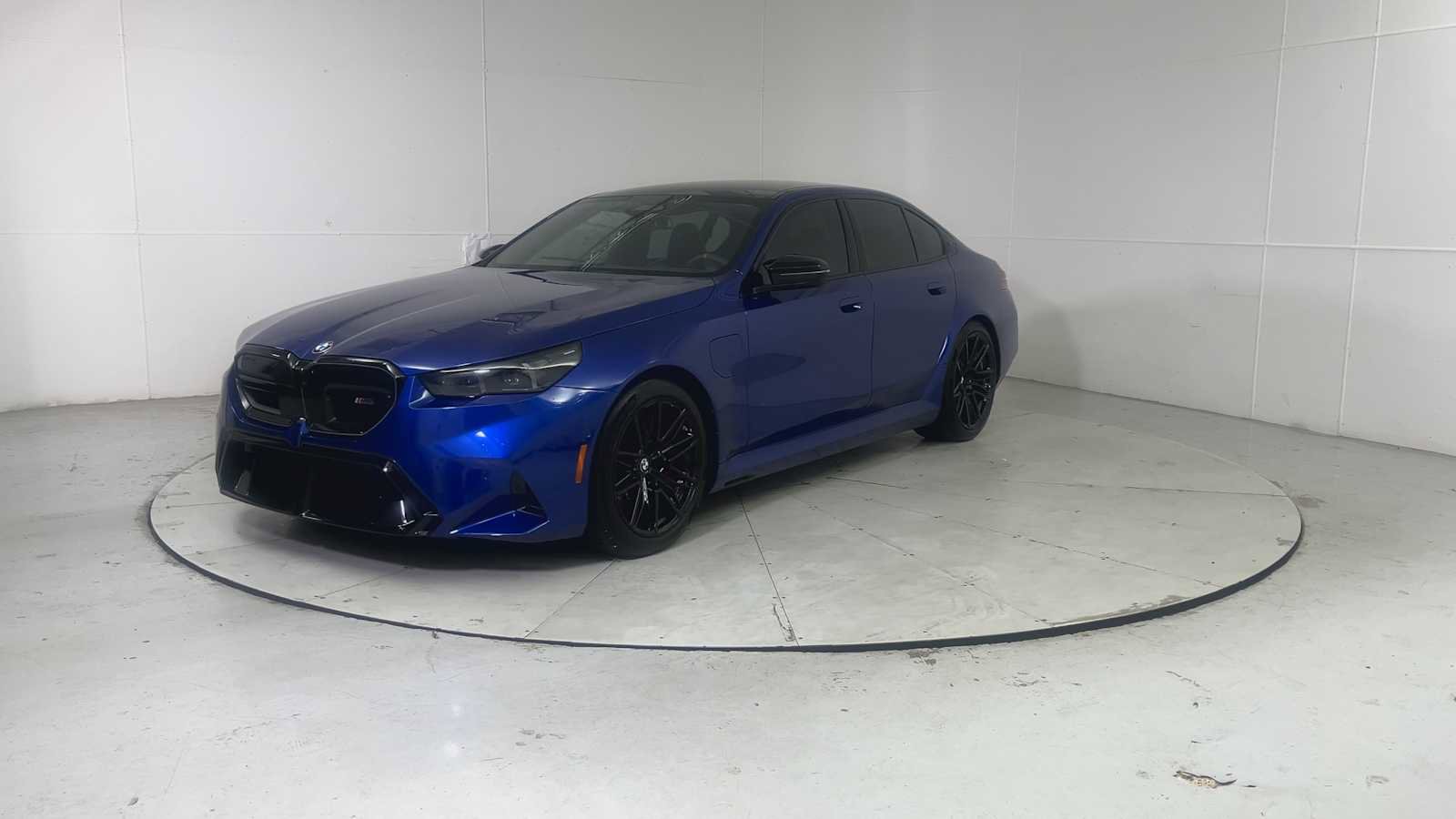 Used 2026 BMW M5 w/ Executive Package image 6