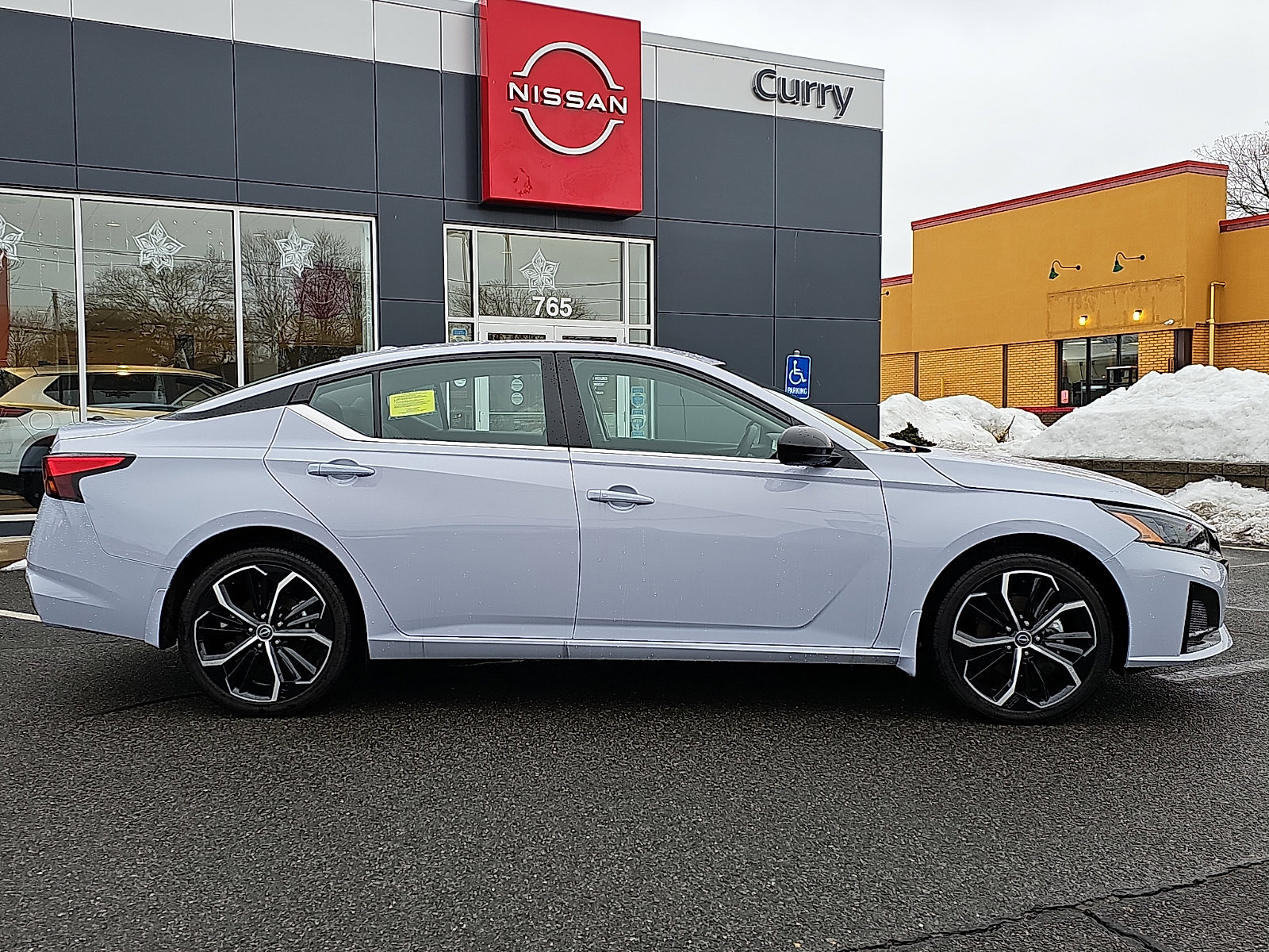 Used 2025 Nissan Altima 2.5 SR AWD/4WD image 7