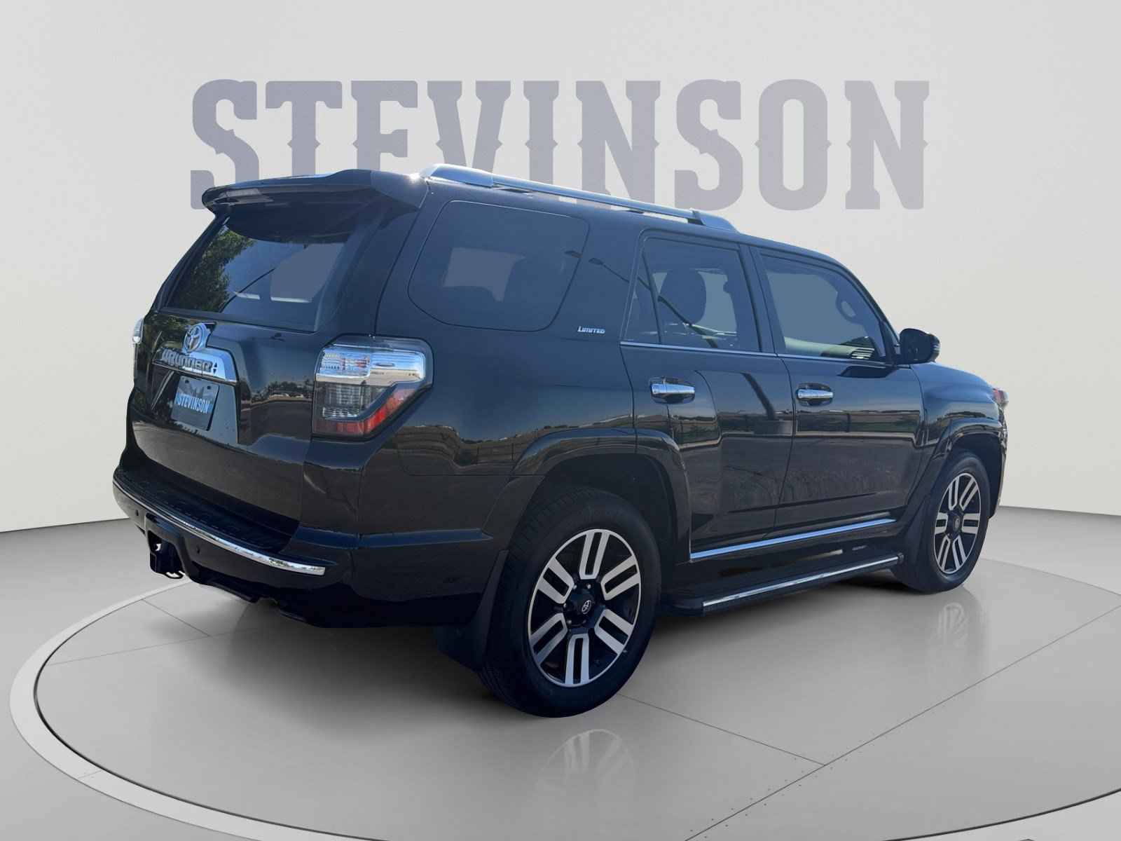 Used 2019 Toyota 4Runner Limited w/ Four Season Floor Mat Package AWD/4WD image 5