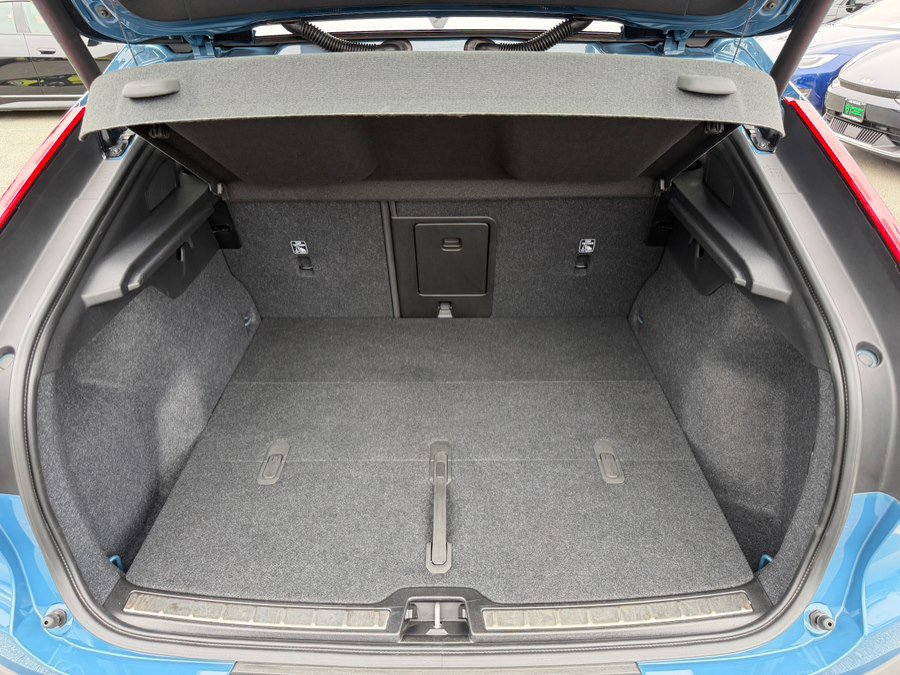 Used 2023 Volvo C40 P8 Recharge Ultimate AWD/4WD image 45