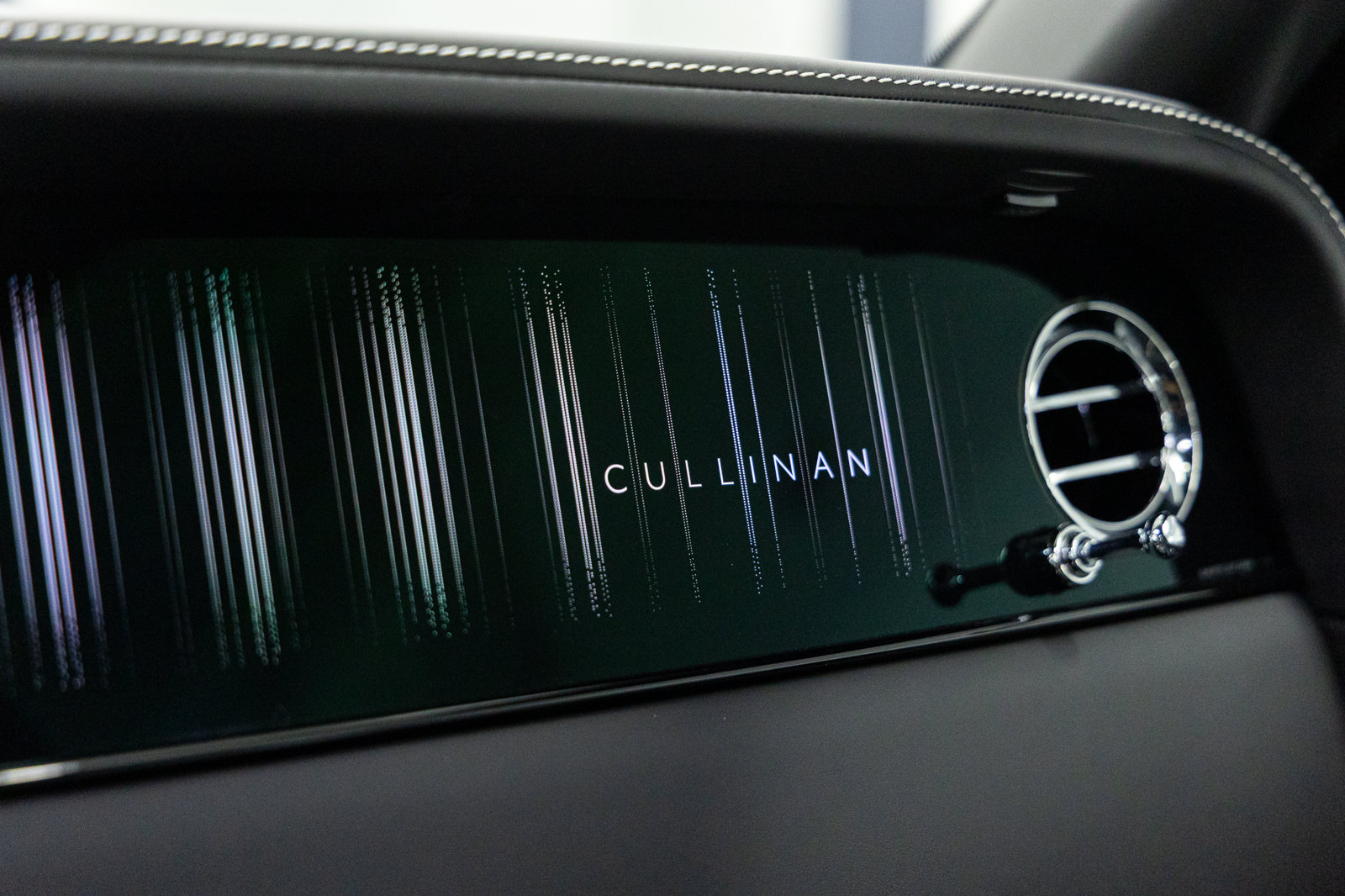 New 2027 Rolls-Royce Cullinan AWD/4WD image 44
