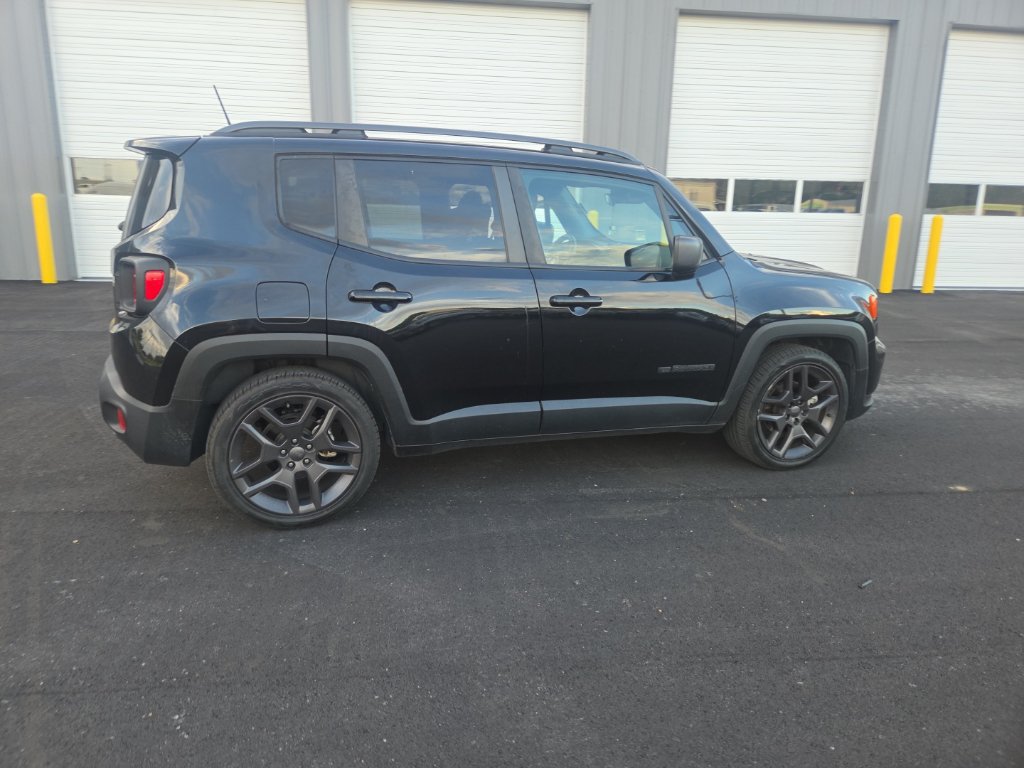 Used 2021 Jeep Renegade Latitude FWD image 18