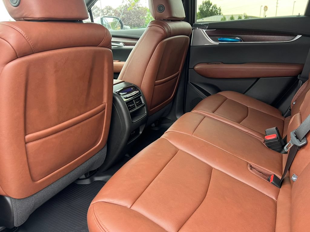 New 2026 Cadillac XT5 Sportv w/ LPO, Floor Liner Package AWD/4WD image 36