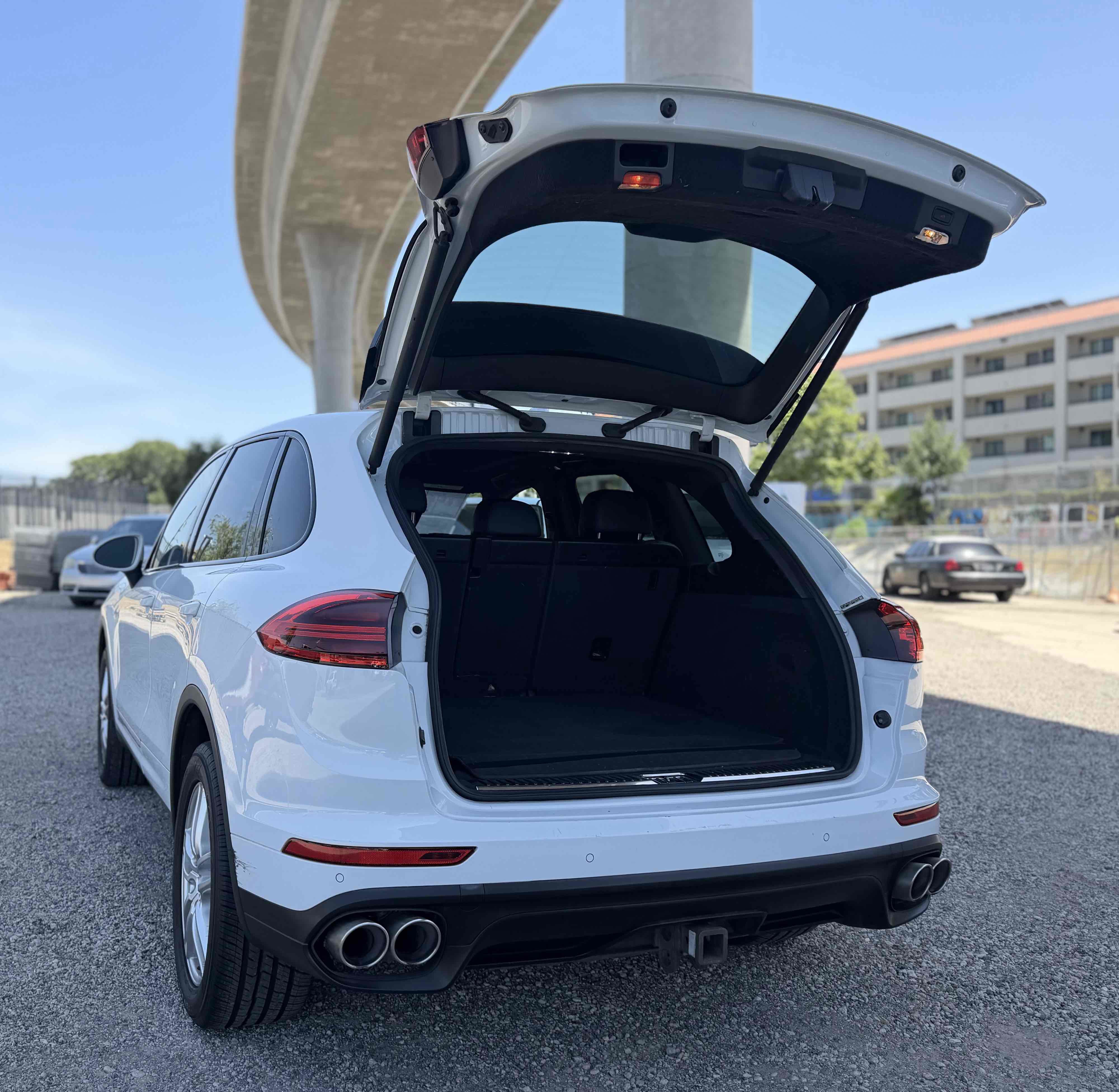 Used 2015 Porsche Cayenne S AWD/4WD image 10