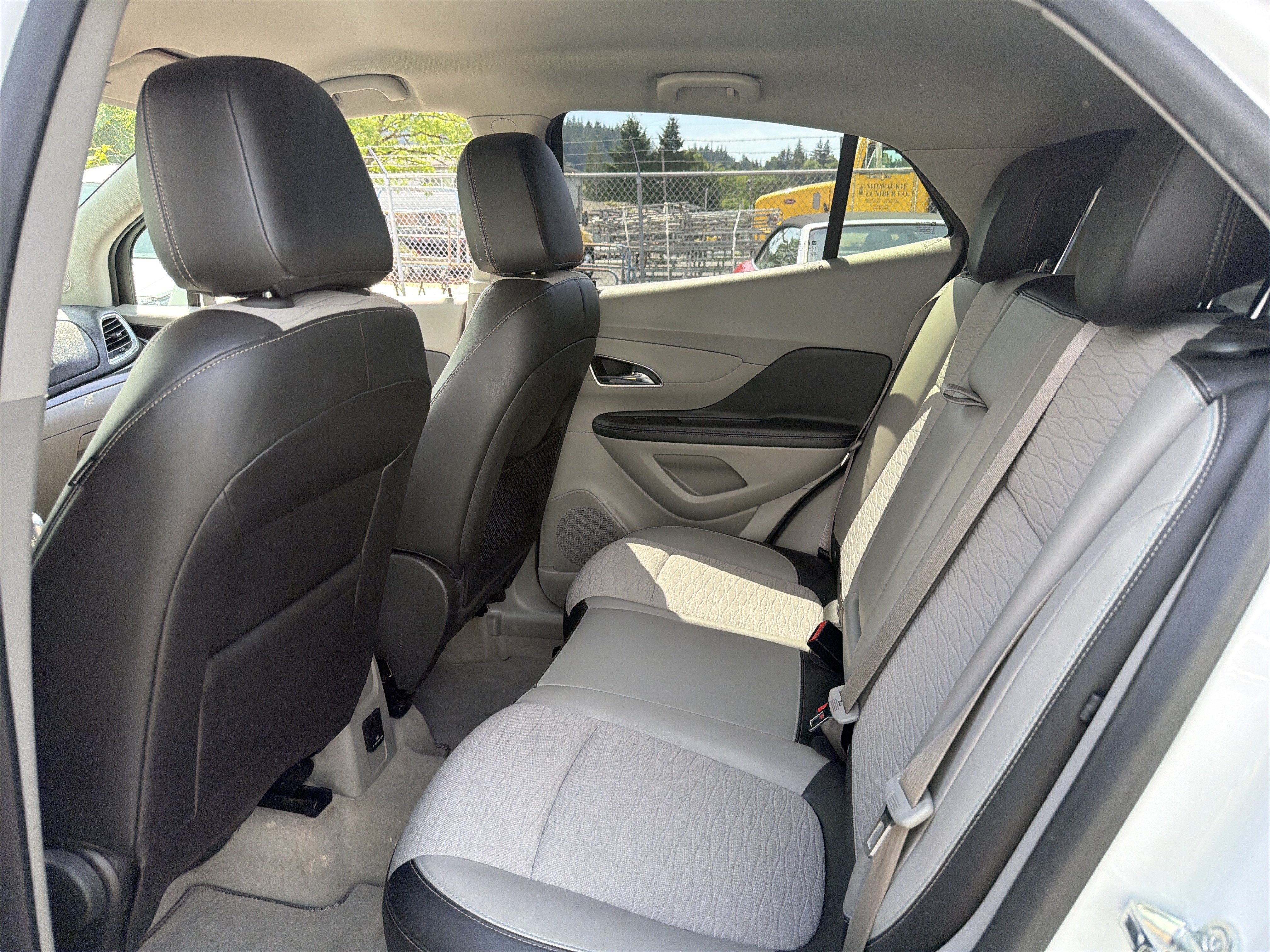 Used 2016 Buick Encore Convenience FWD image 9