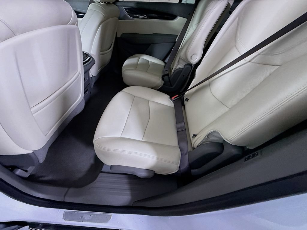 Used 2025 Cadillac XT6 Premium Luxury w/ LPO, Floor Liner Package AWD/4WD image 29