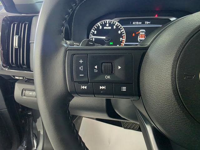 Used 2025 Nissan Pathfinder SV AWD/4WD image 15