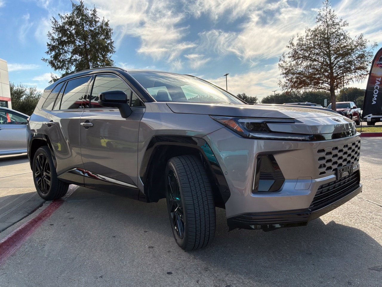 New 2026 Toyota RAV4 XSE w/ Panoramic Sun Roof Package AWD/4WD image 4