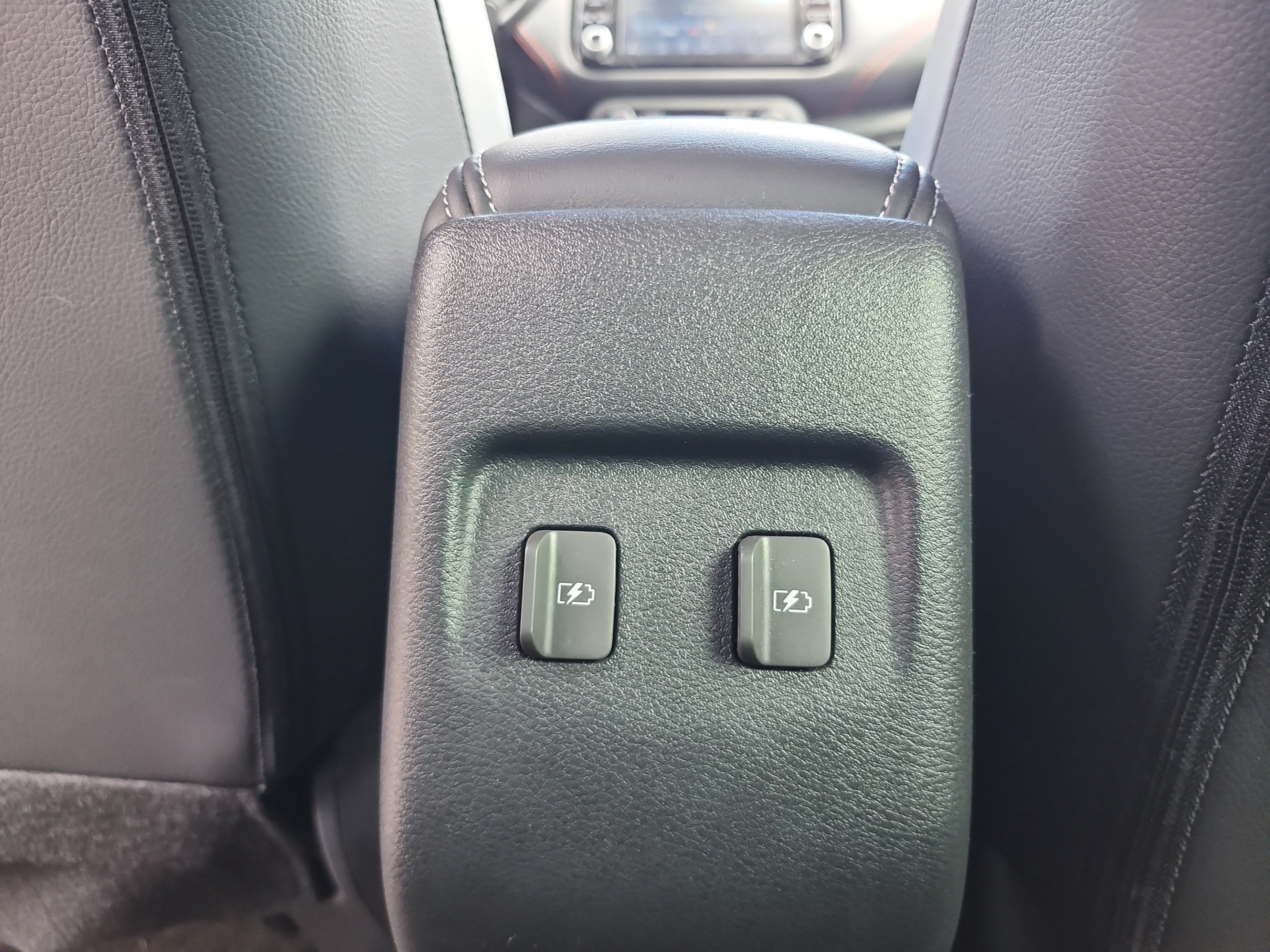 Certified 2024 Nissan Kicks SR w/ SR Premium Package FWD image 17