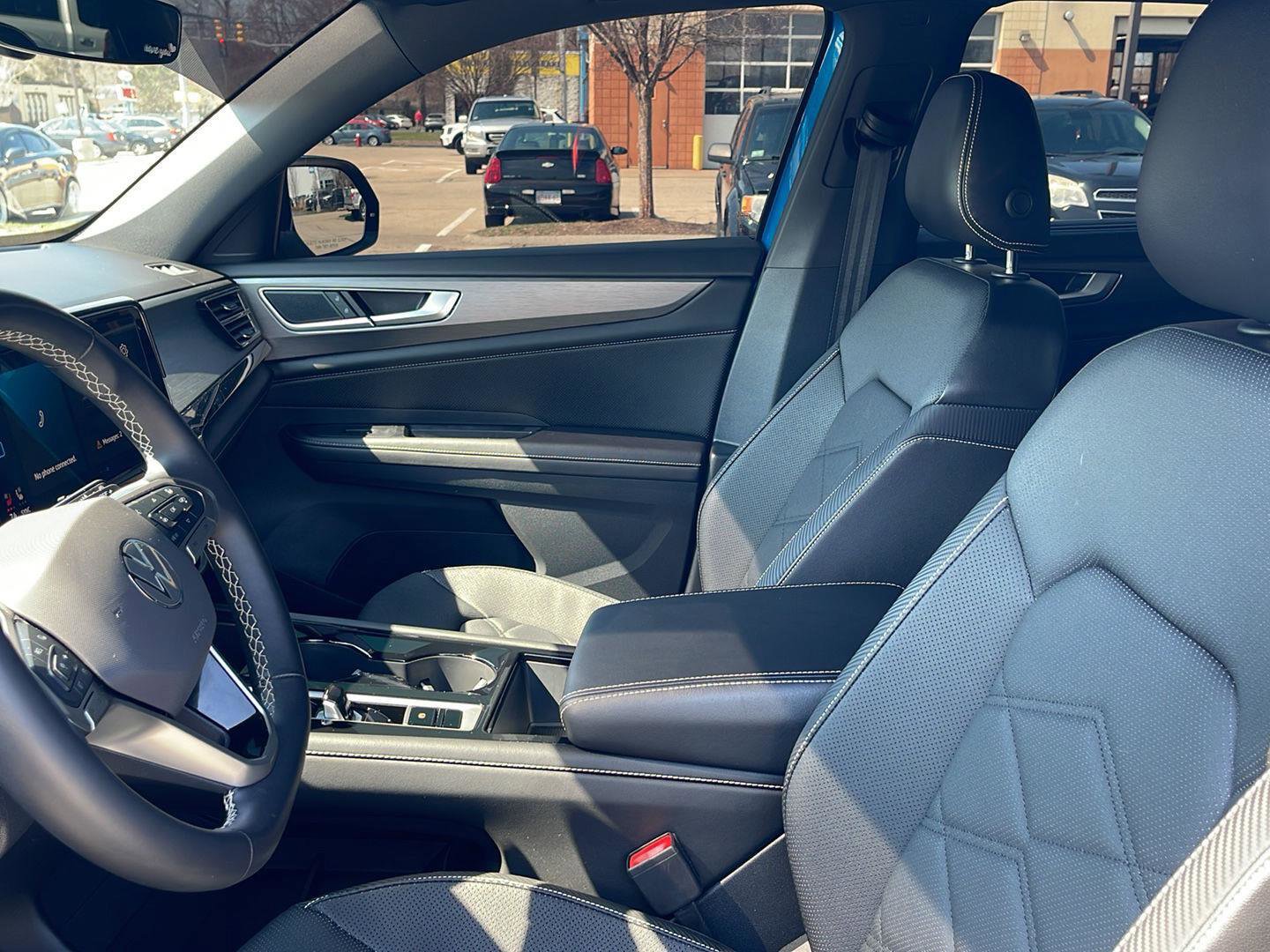 Used 2024 Volkswagen Atlas Cross Sport SE image 27