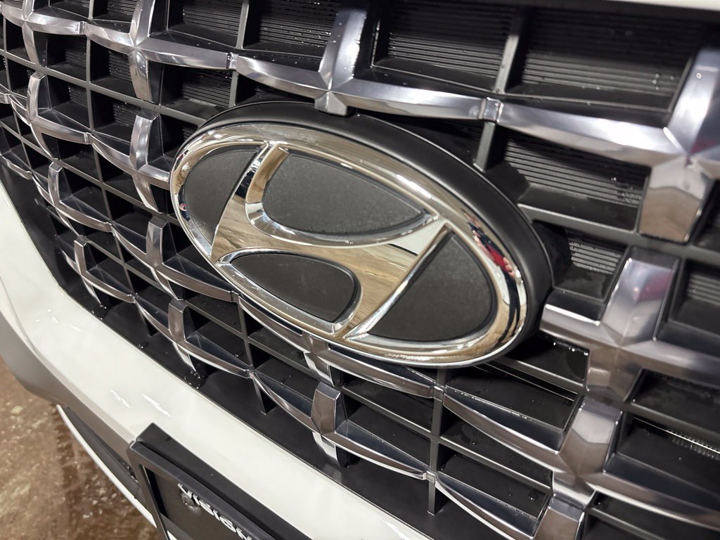 New 2026 Hyundai Venue SEL FWD image 9