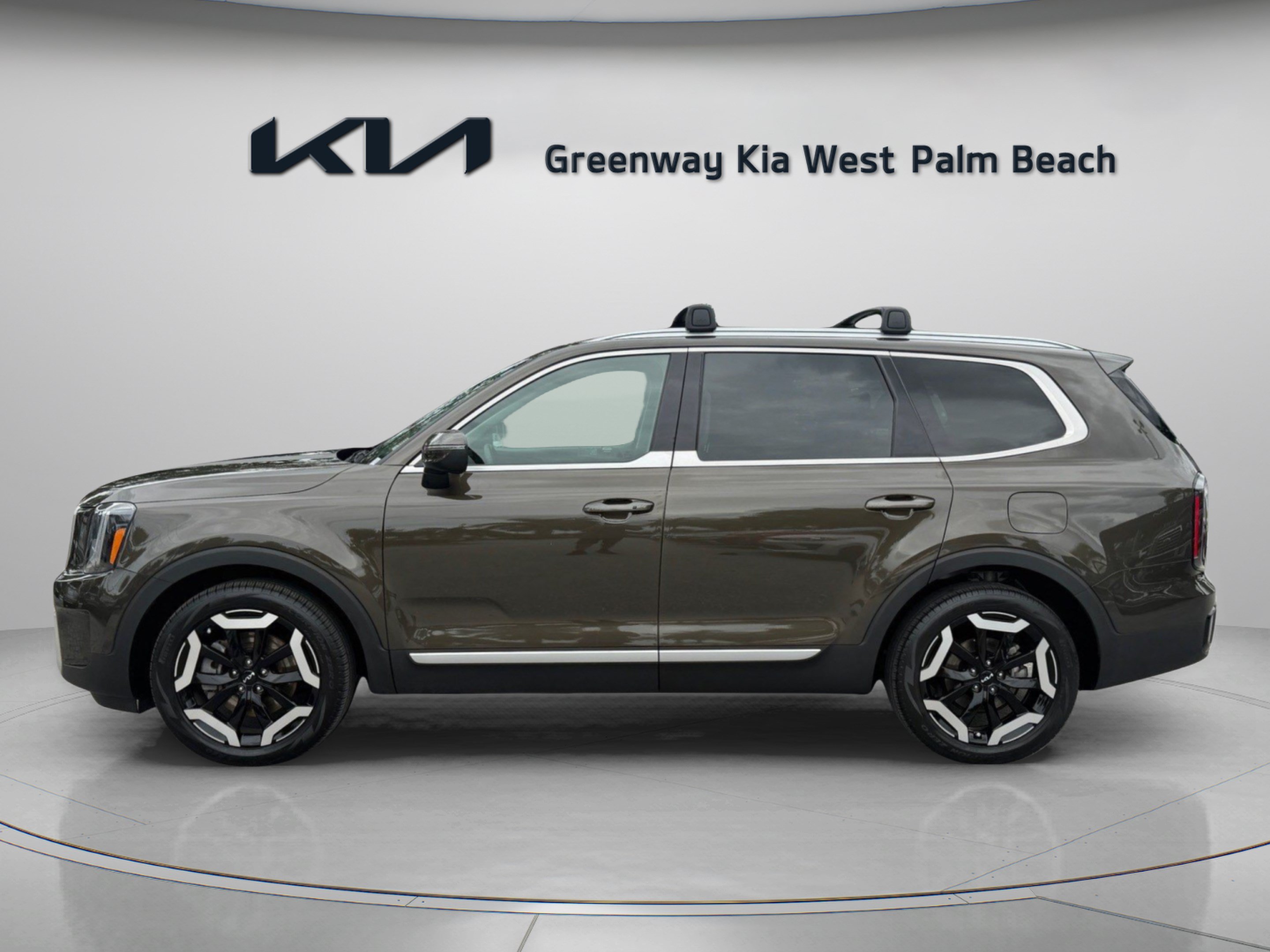 Certified 2024 Kia Telluride EX FWD image 4