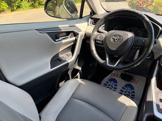 Used 2019 Toyota RAV4 Limited w/ Cold Weather Package FWD image 34