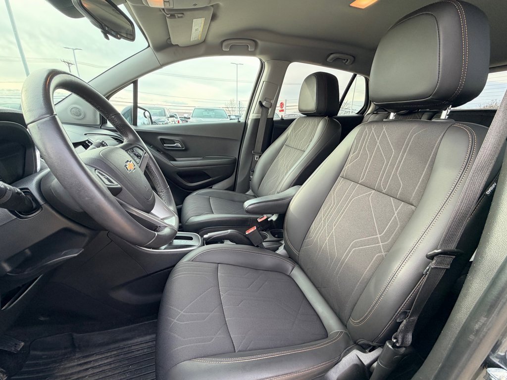 Used 2021 Chevrolet Trax LT w/ Sport Edition image 7