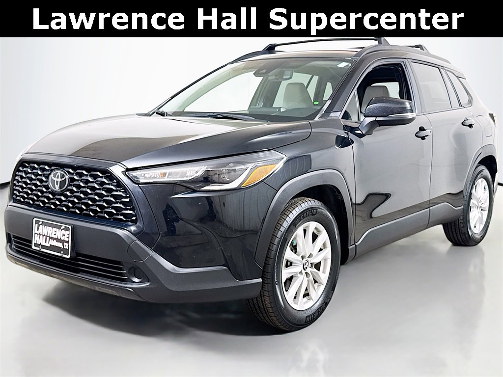 Used 2022 Toyota Corolla Cross LE image 1