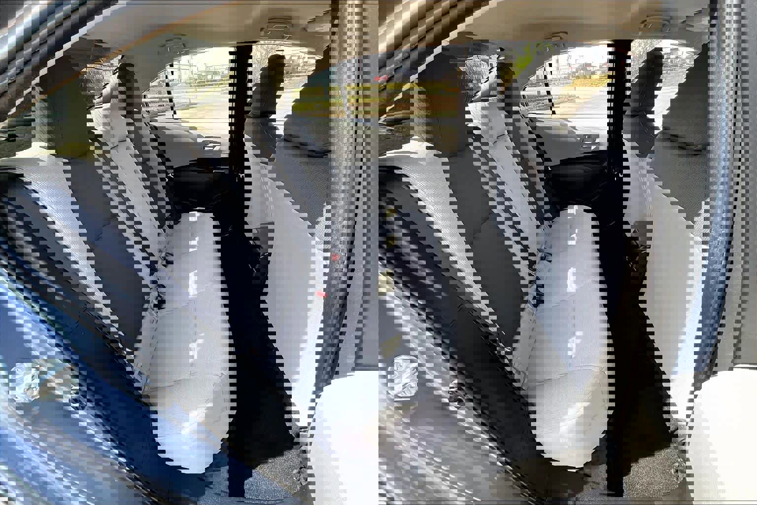 Used 2022 Toyota Corolla LE image 18